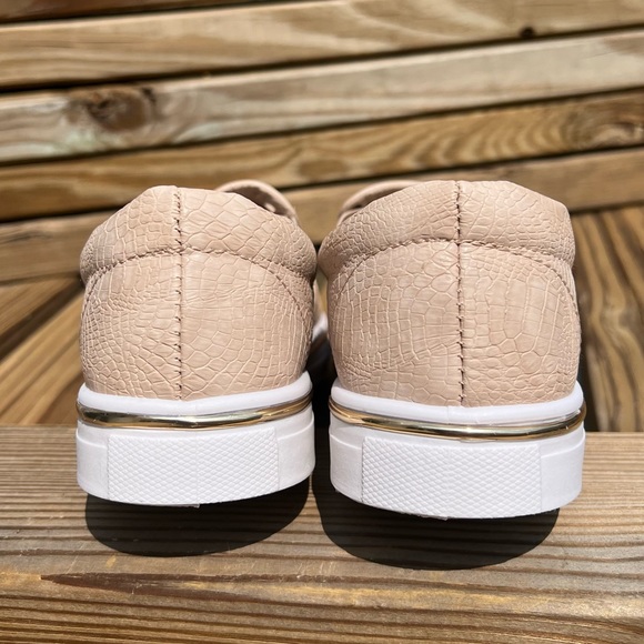 Blush Snake Embossed Loafers! NEW! - Picture 6 of 10